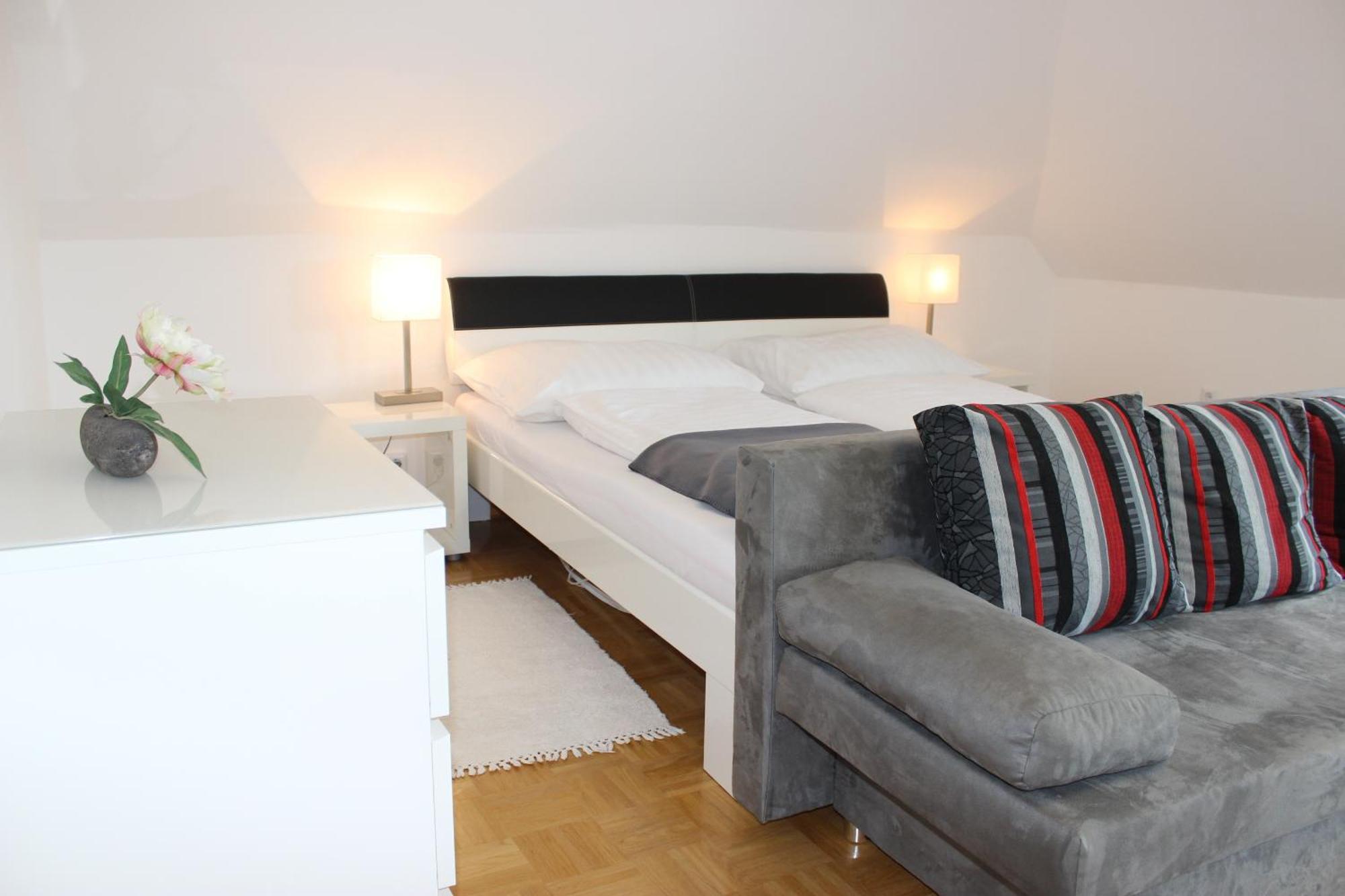 Ferienwohnung Und Gaestezimmer Korb Krumpendorf Exterior foto