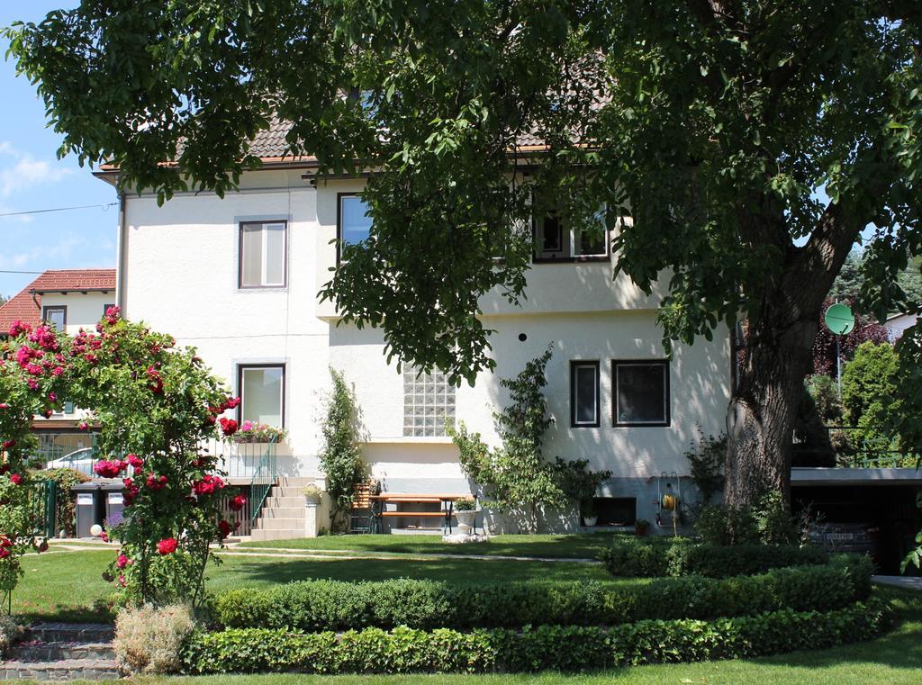 Ferienwohnung Und Gaestezimmer Korb Krumpendorf Exterior foto